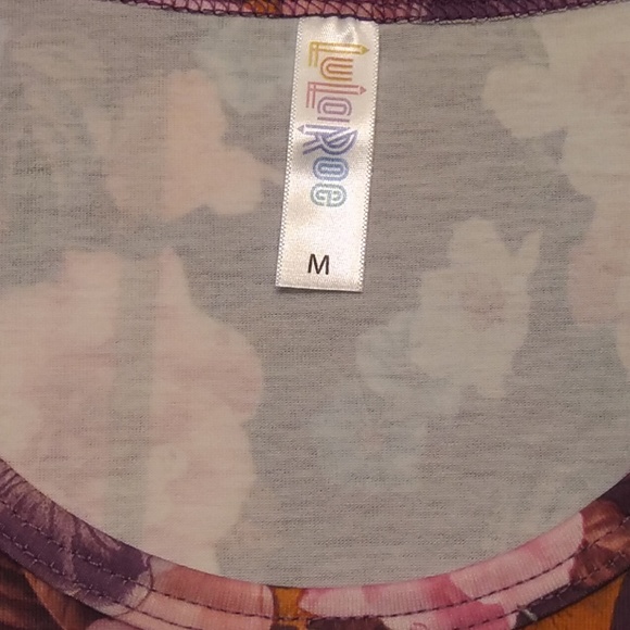 NWT LuLaRoe Classic T - Medium Florals - Picture 2 of 7